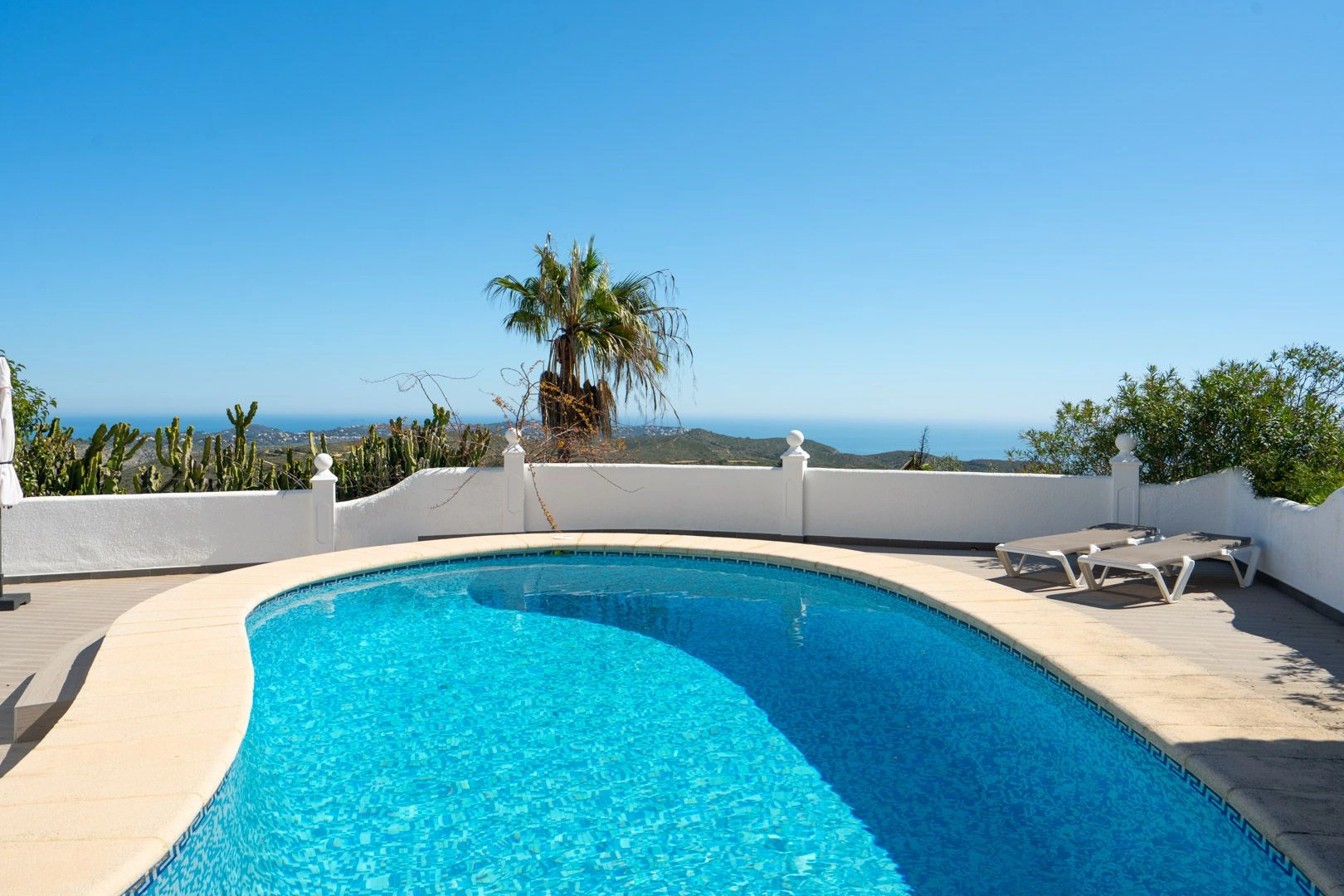 Villa tradizionale esclusiva con spettacolari viste sul mare a Cumbre del Sol