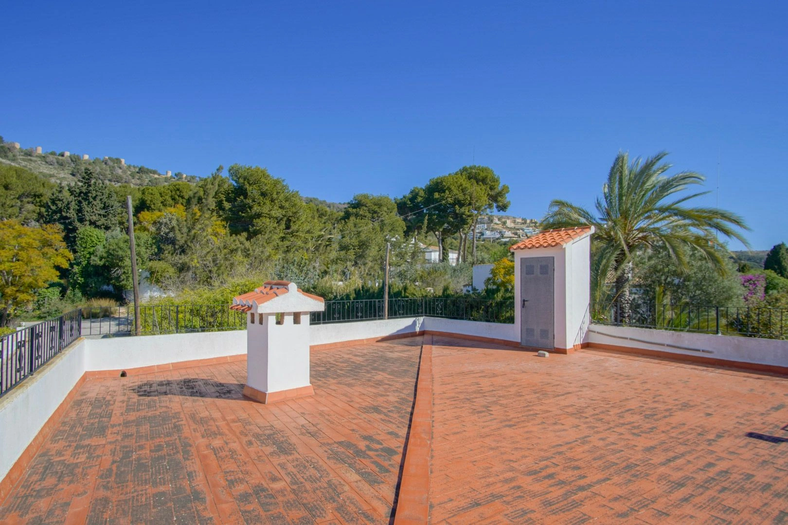 Villa avec vue sur la mer à quelques minutes du port de Javea.