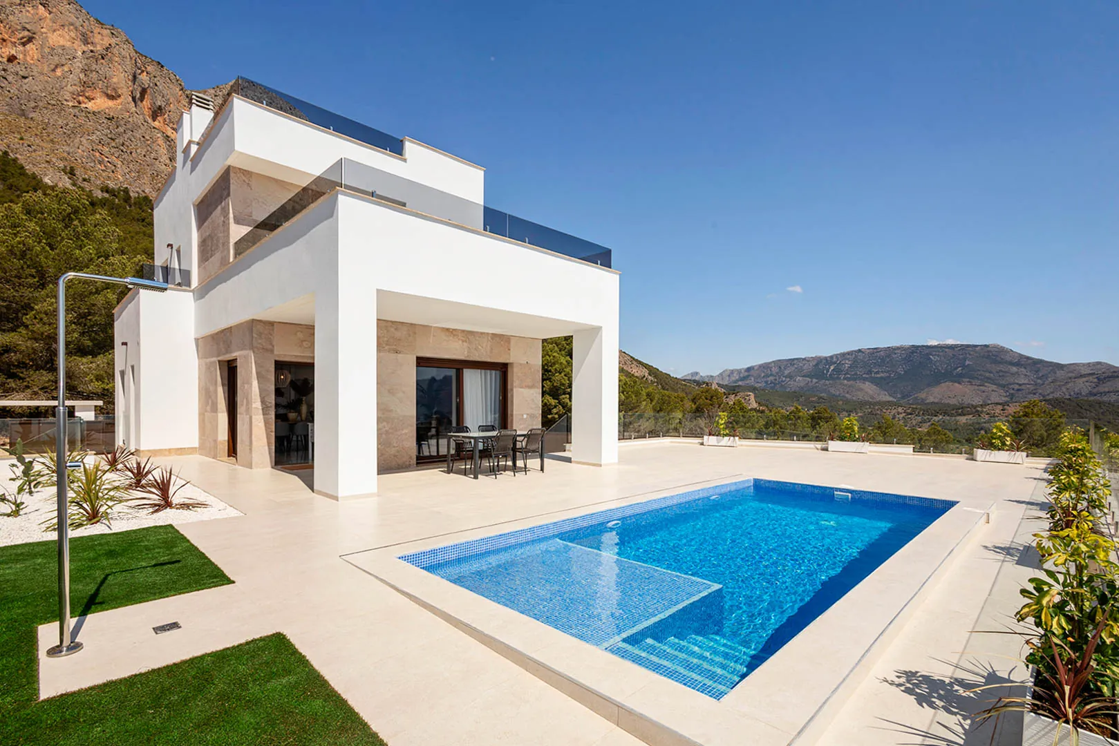 AR56337 - Modern villa with sea and mountain views for sale in Polop.