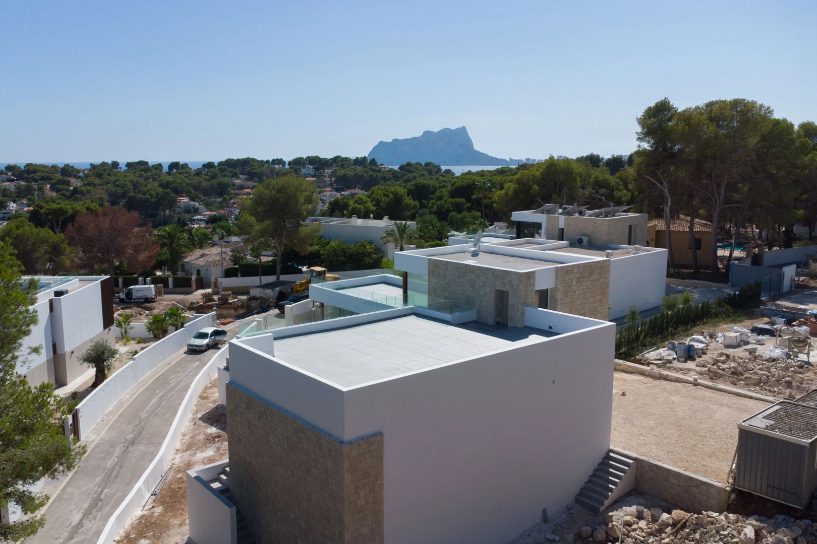 Villa moderna con vistas al mar a la venta en Moraira.