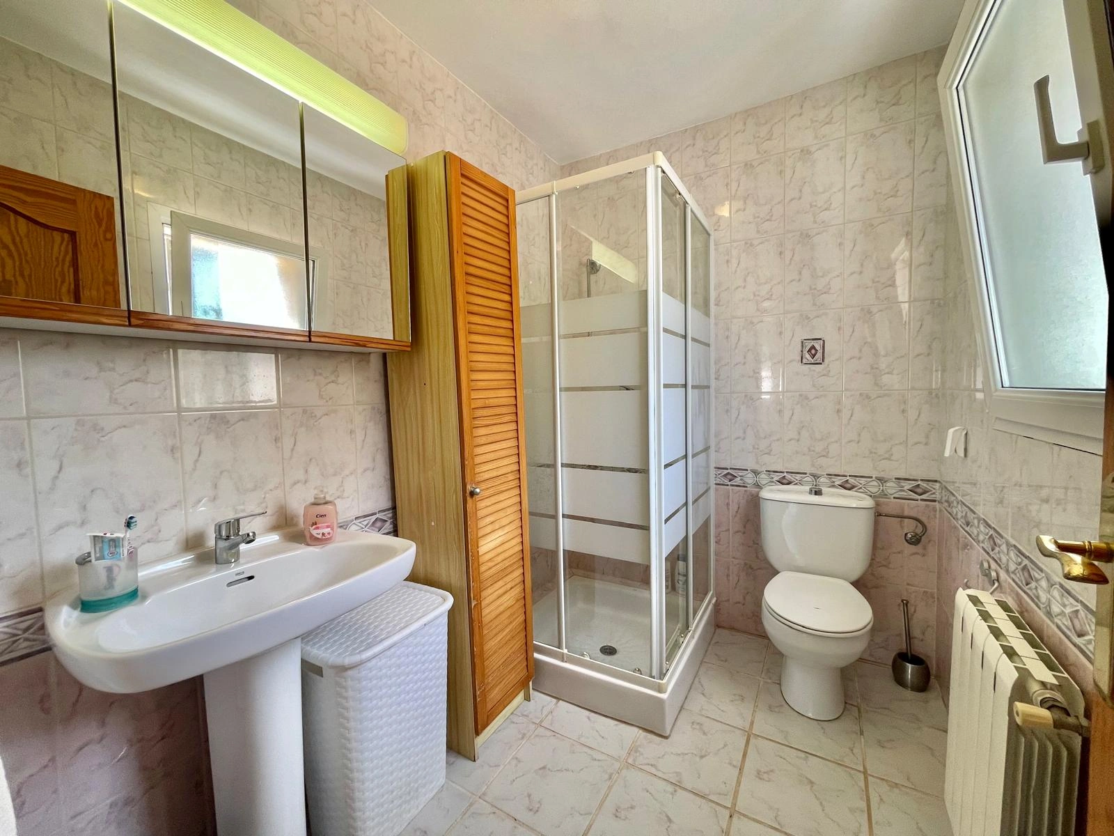 Villa avec 4 chambres à vendre à Dénia, proche des commerces et du centre-ville.