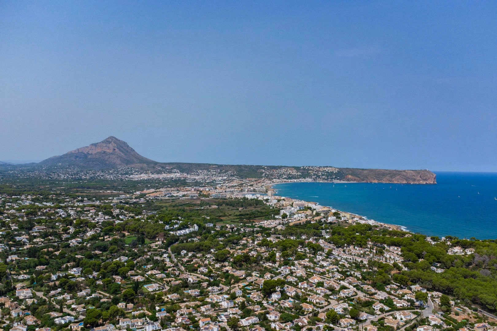 Amplia parcela edificable con vistas al mar en venta en Cap Marti, Jávea
