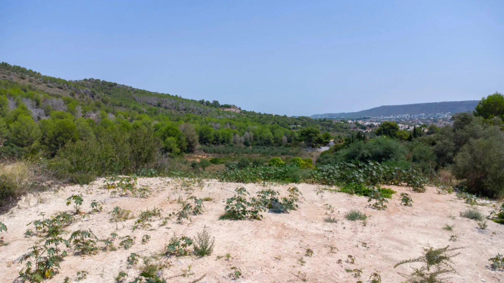 Terrain plat avec vues dégagées à vendre à Racó de Nadal, Benitachell.