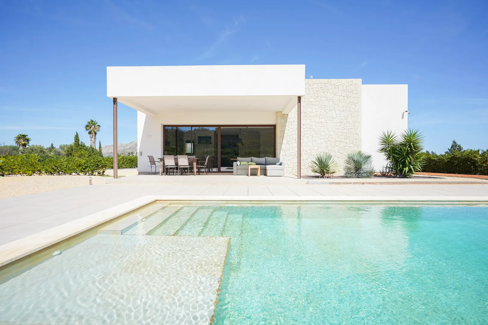 AR55256 - Villa moderna en gran parcela en venta en Beniarbeig