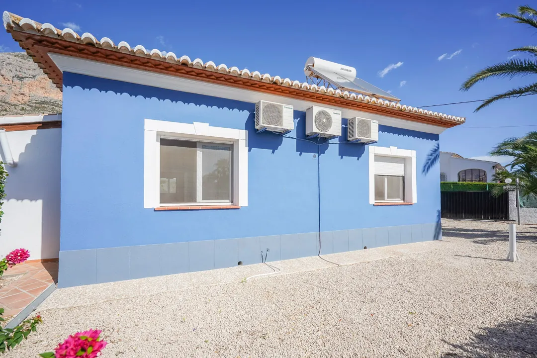 Preciosa villa de una sola planta en venta en el Montgo, Javea