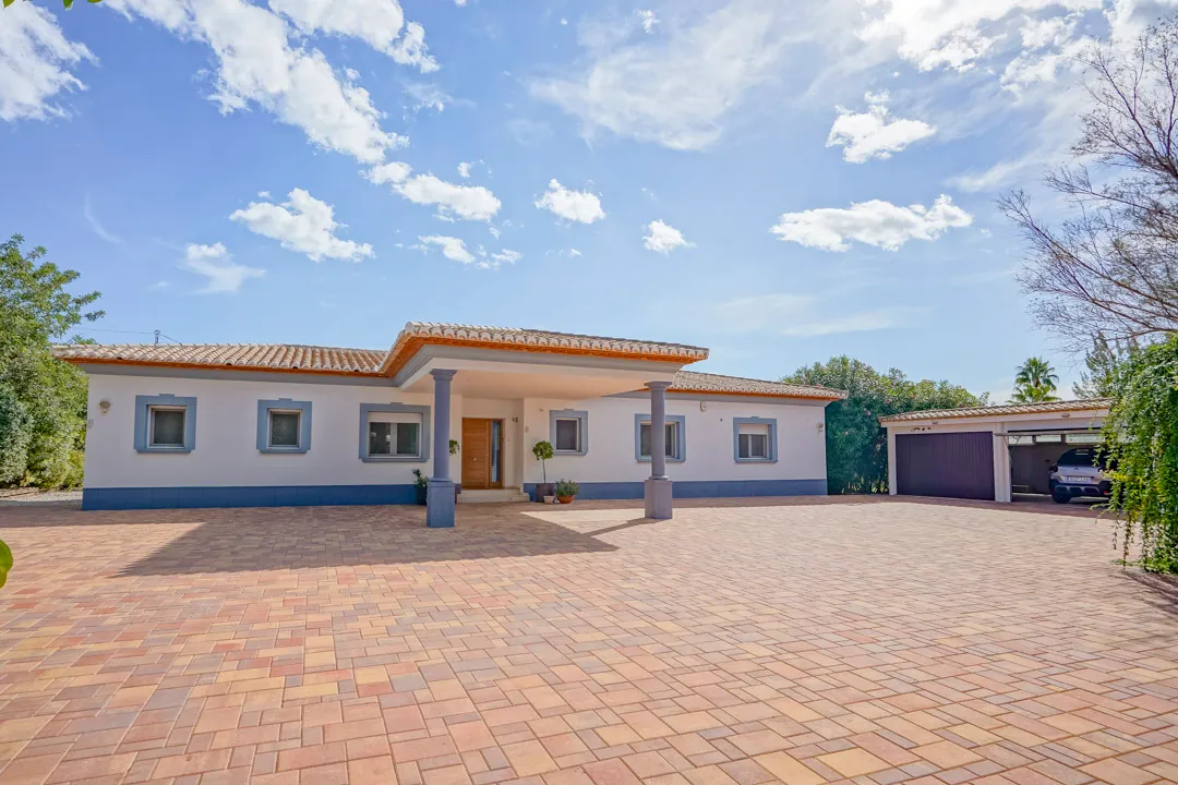 Preciosa villa de una sola planta en venta en el Montgo, Javea