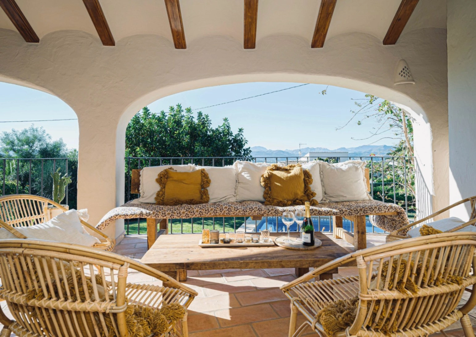 Wunderschöne, renovierte Villa mit 5 Schlafzimmern zu verkaufen in Montgó, Jávea.