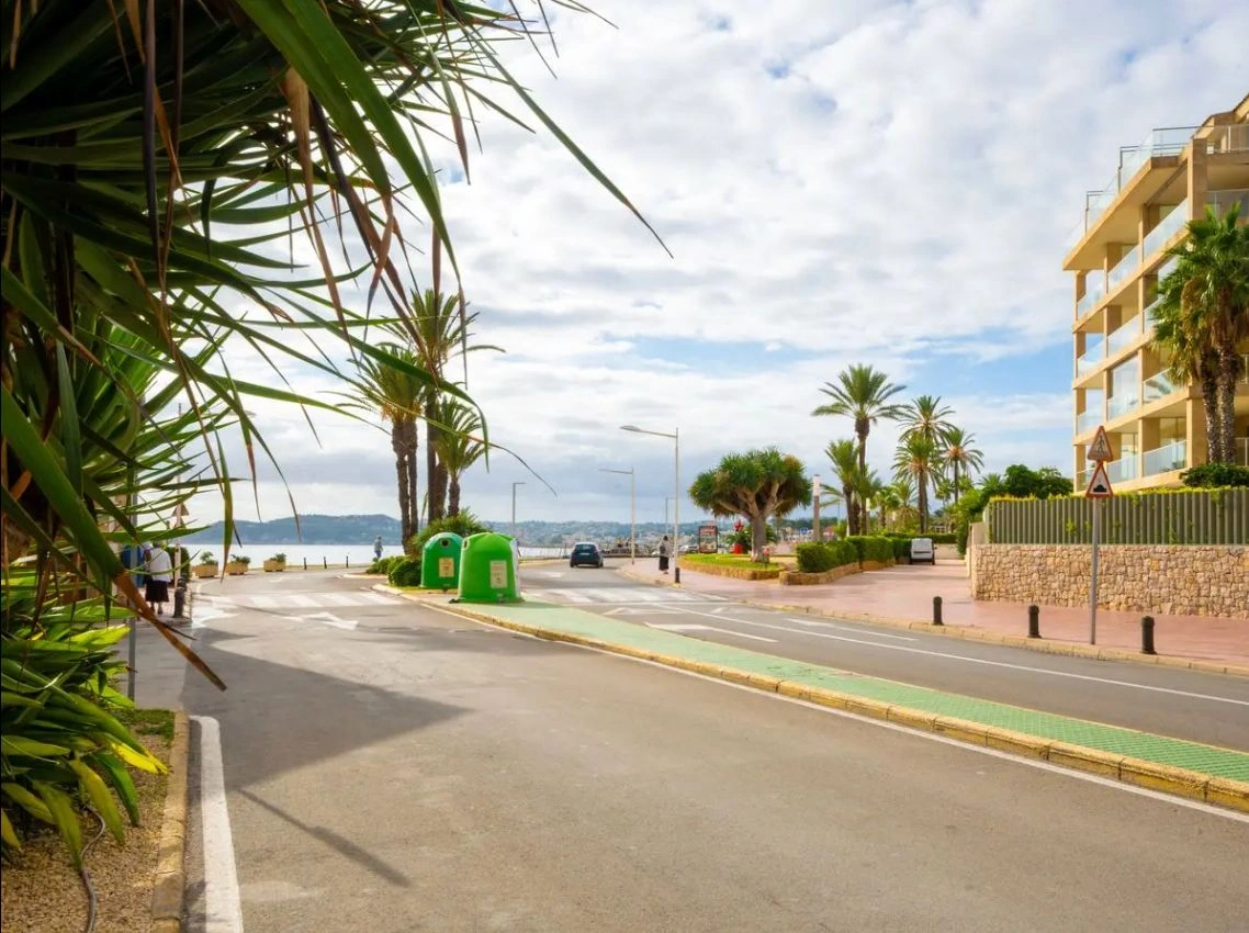 Immobile in vendita nel Porto di Jávea, a soli 100 metri dal mare.