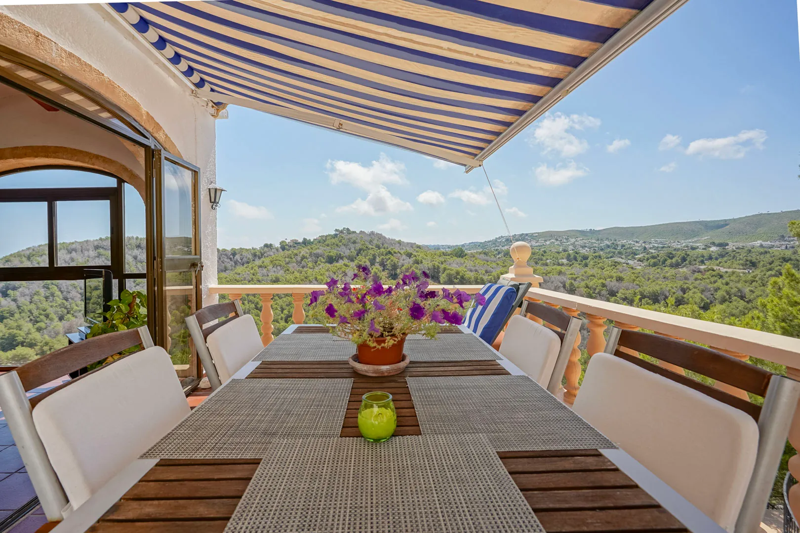 Villa traditionnelle avec vue sur la mer et totale intimité à Jávea