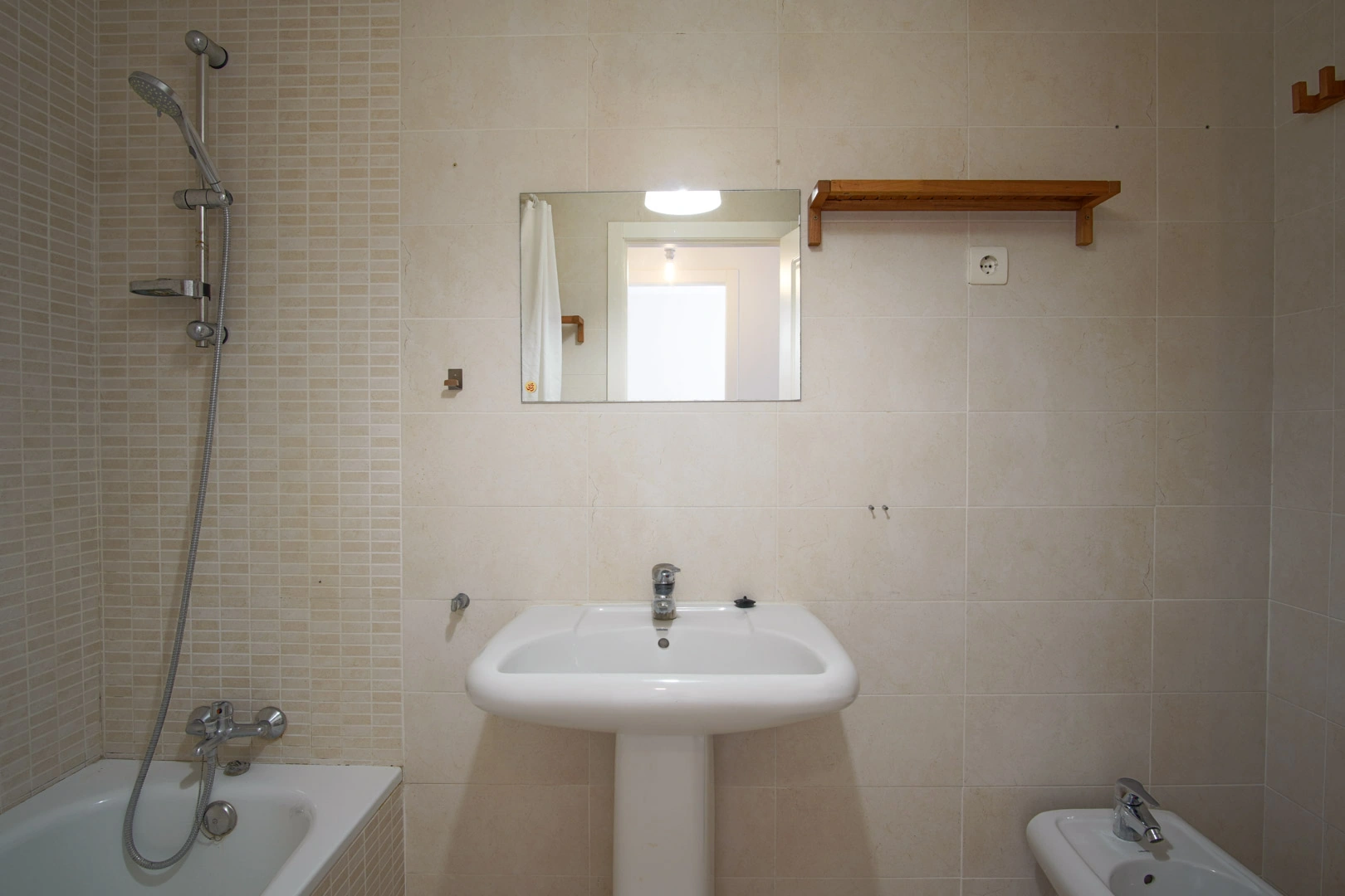 Apartamento en planta baja con piscina comunitaria en venta en Jesús Pobre.