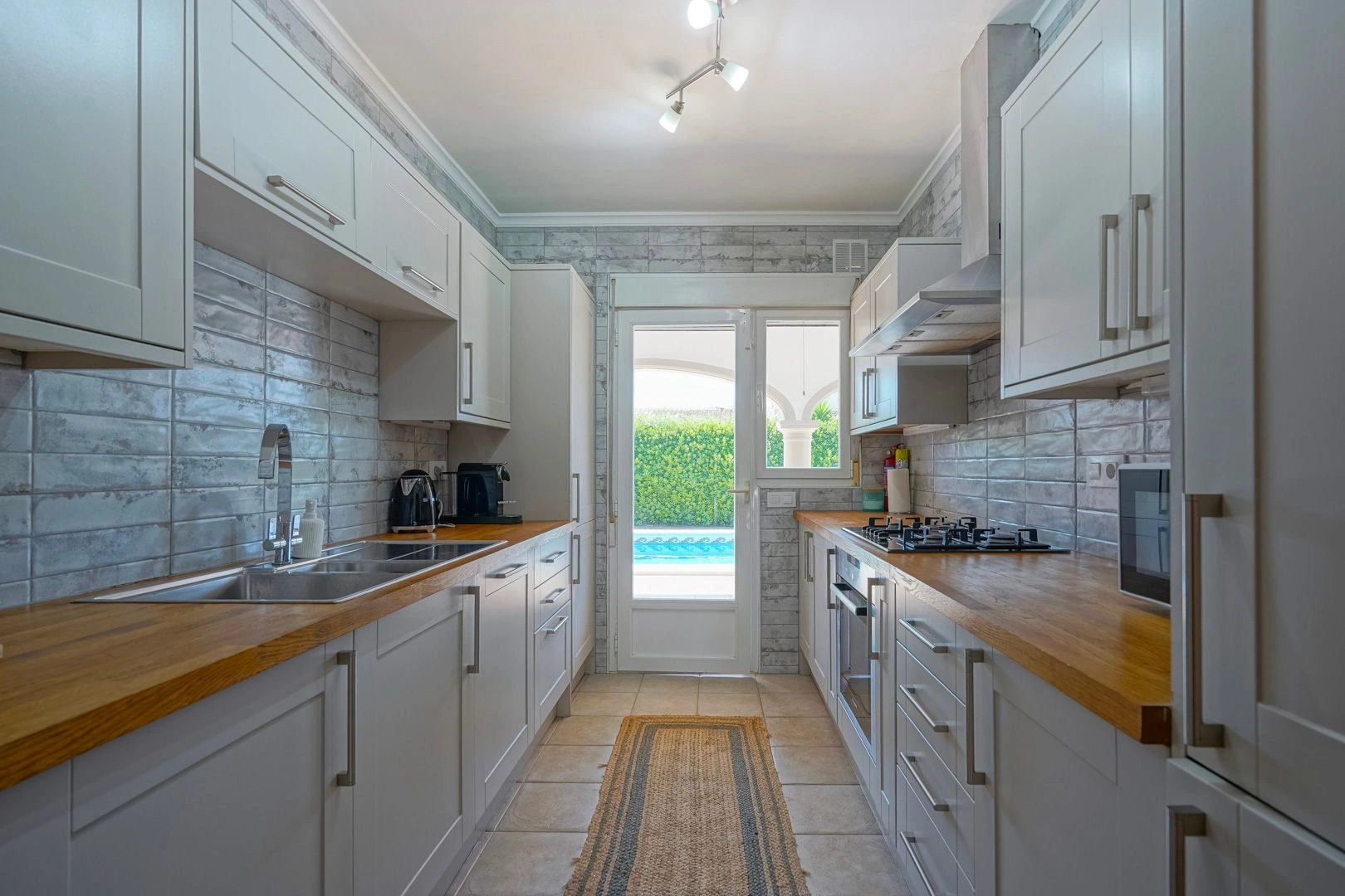 Villa rénovée de plain-pied avec jardin et piscine à Costa Nova, Jávea
