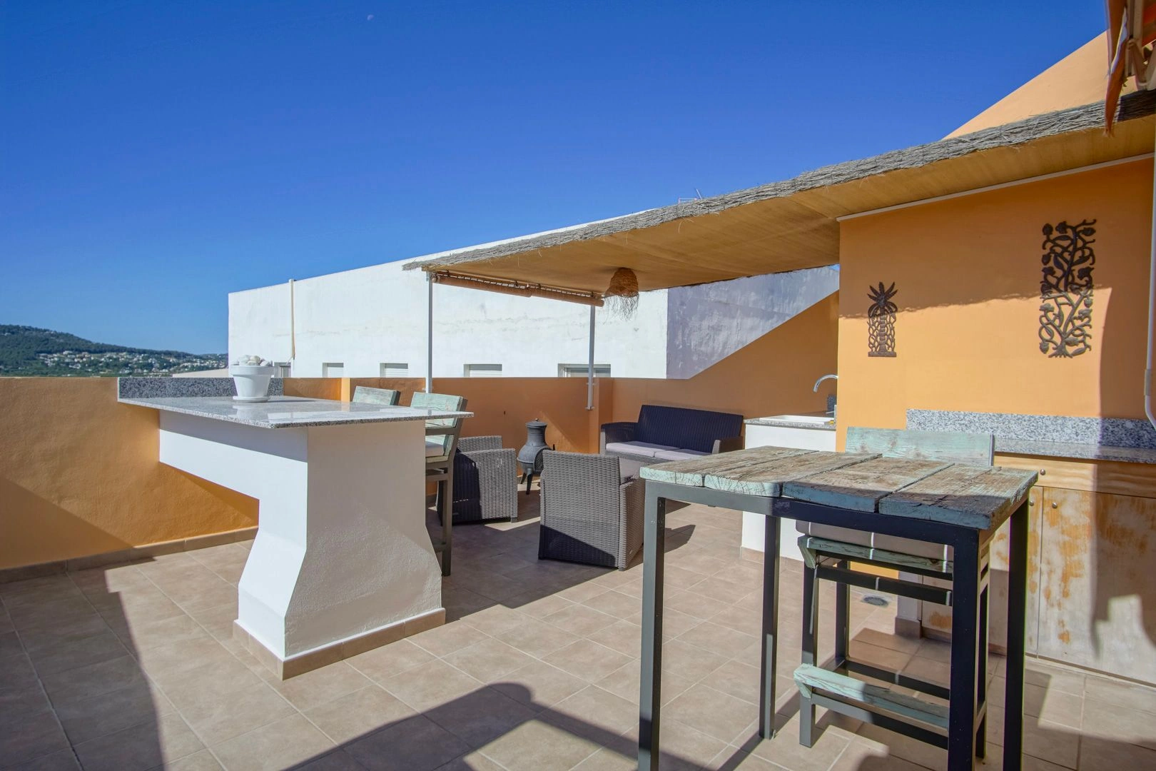 Penthouse rénové avec vue sur la mer à vendre au centre de Jávea