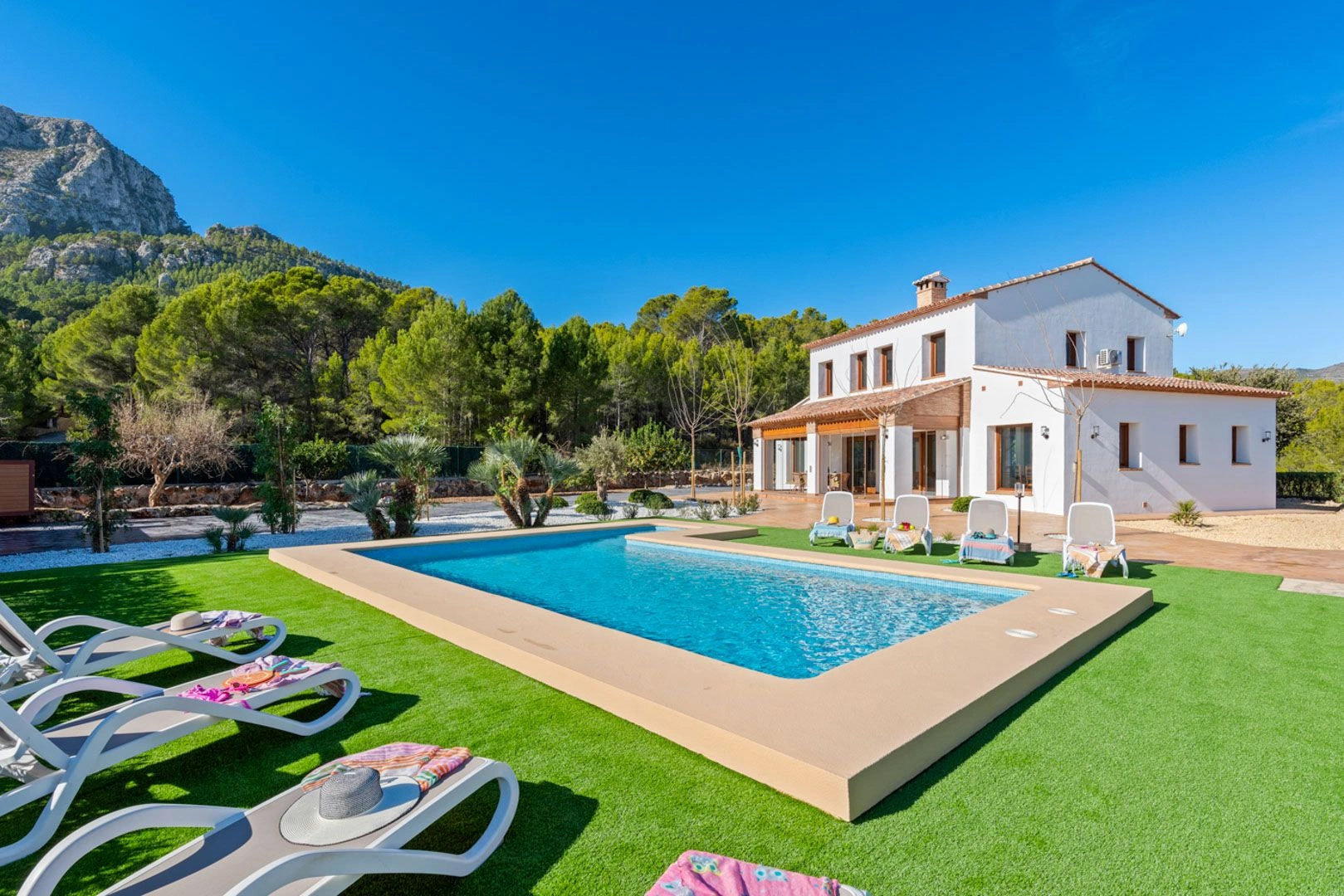 Preciosa finca con vistas al mar en venta en Oltamar, Calpe