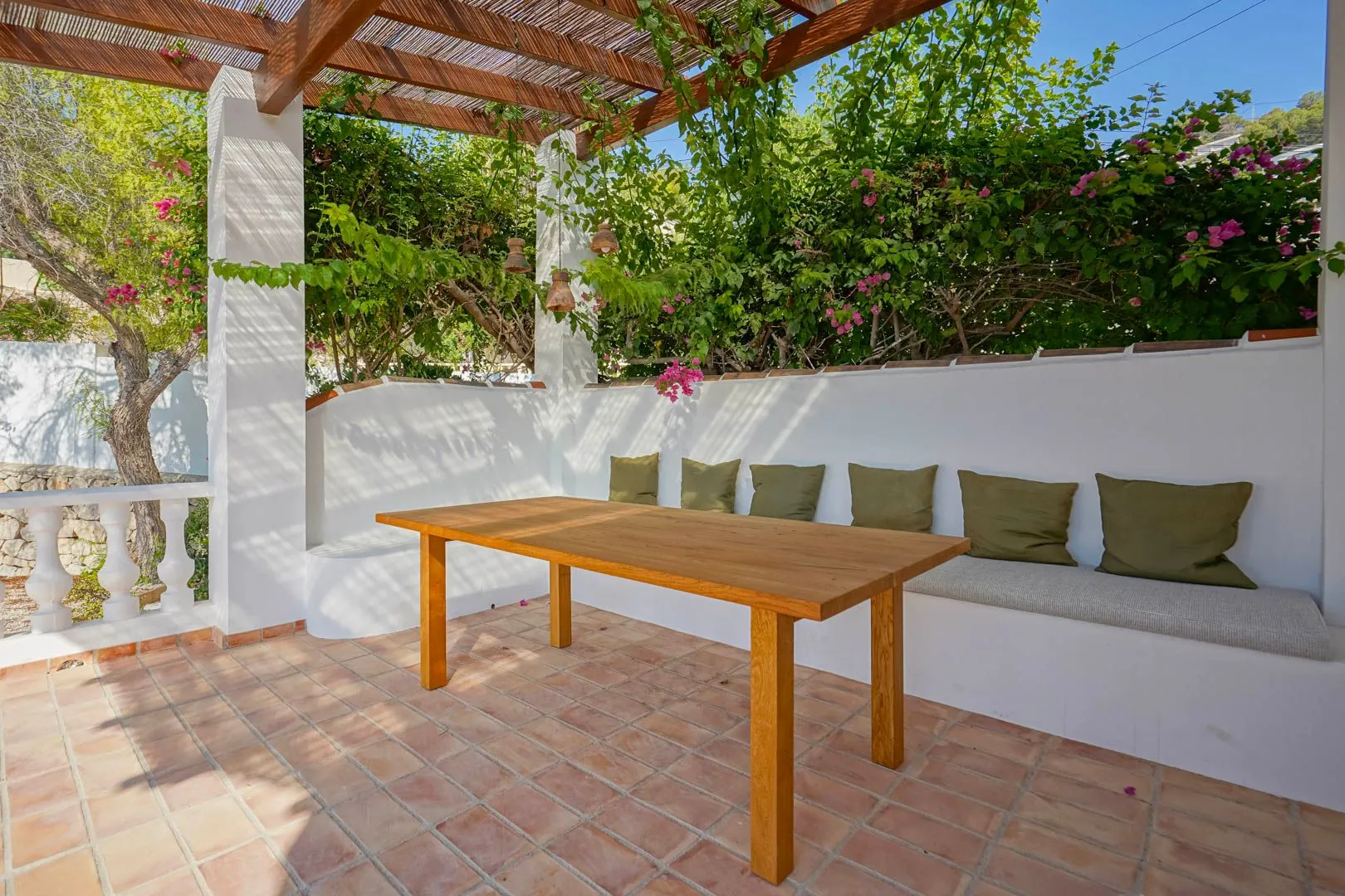 Exklusive renovierte mediterrane Villa mit 4 Schlafzimmern und Meerblick zum Verkauf in Moraira.