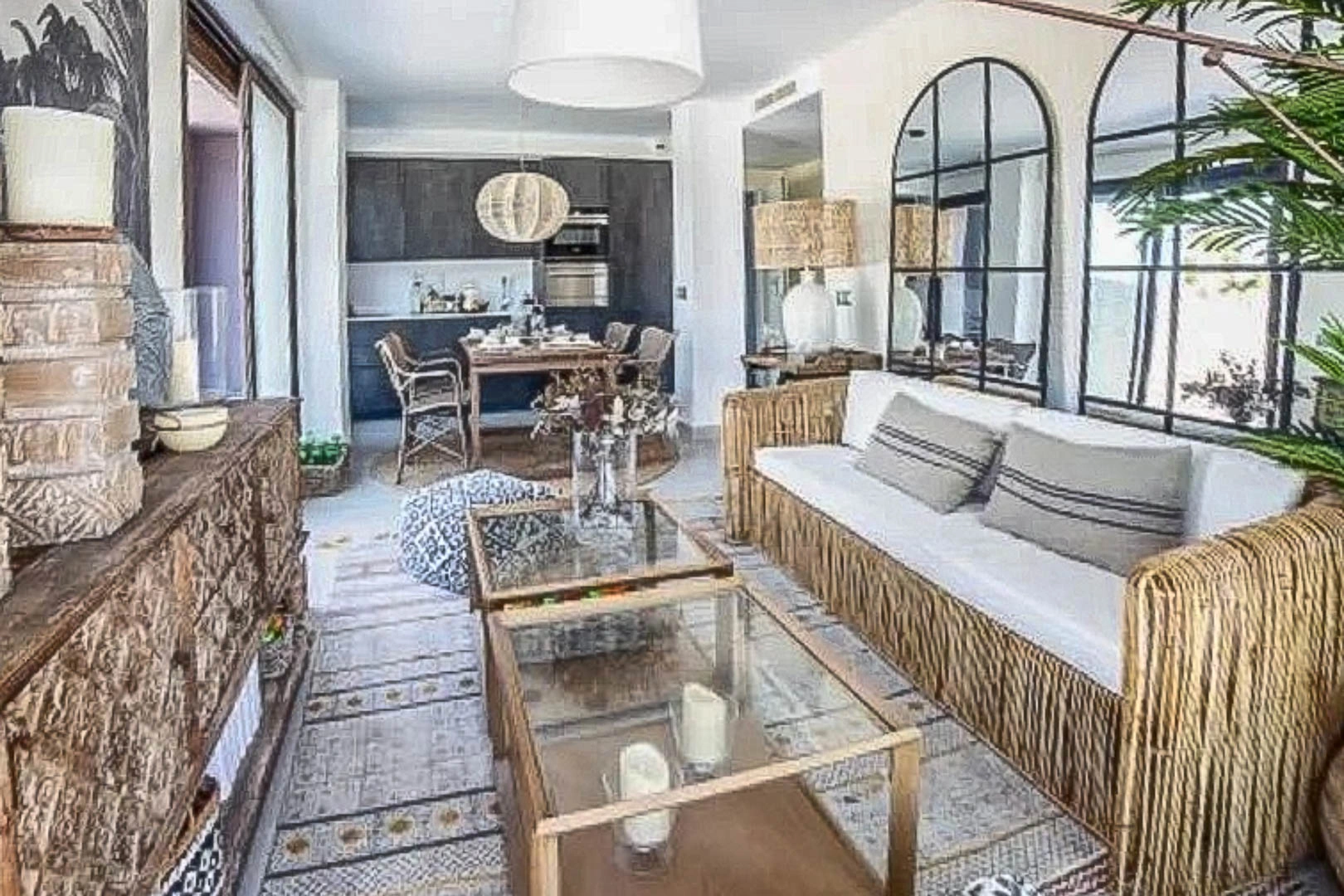Planta baja en venta cerca de la playa en Denia.