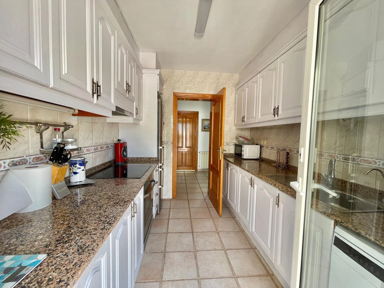 Villa avec 4 chambres à vendre à Dénia, proche des commerces et du centre-ville.