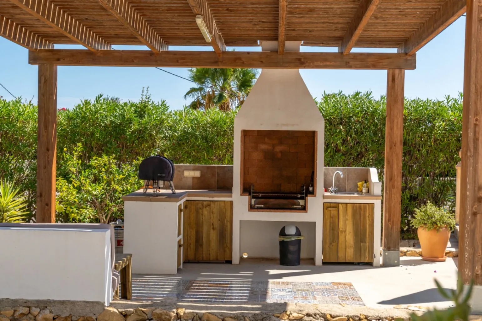 Villa in vendita a Benissa su terreno pianeggiante a pochi metri dalla spiaggia La Fustera