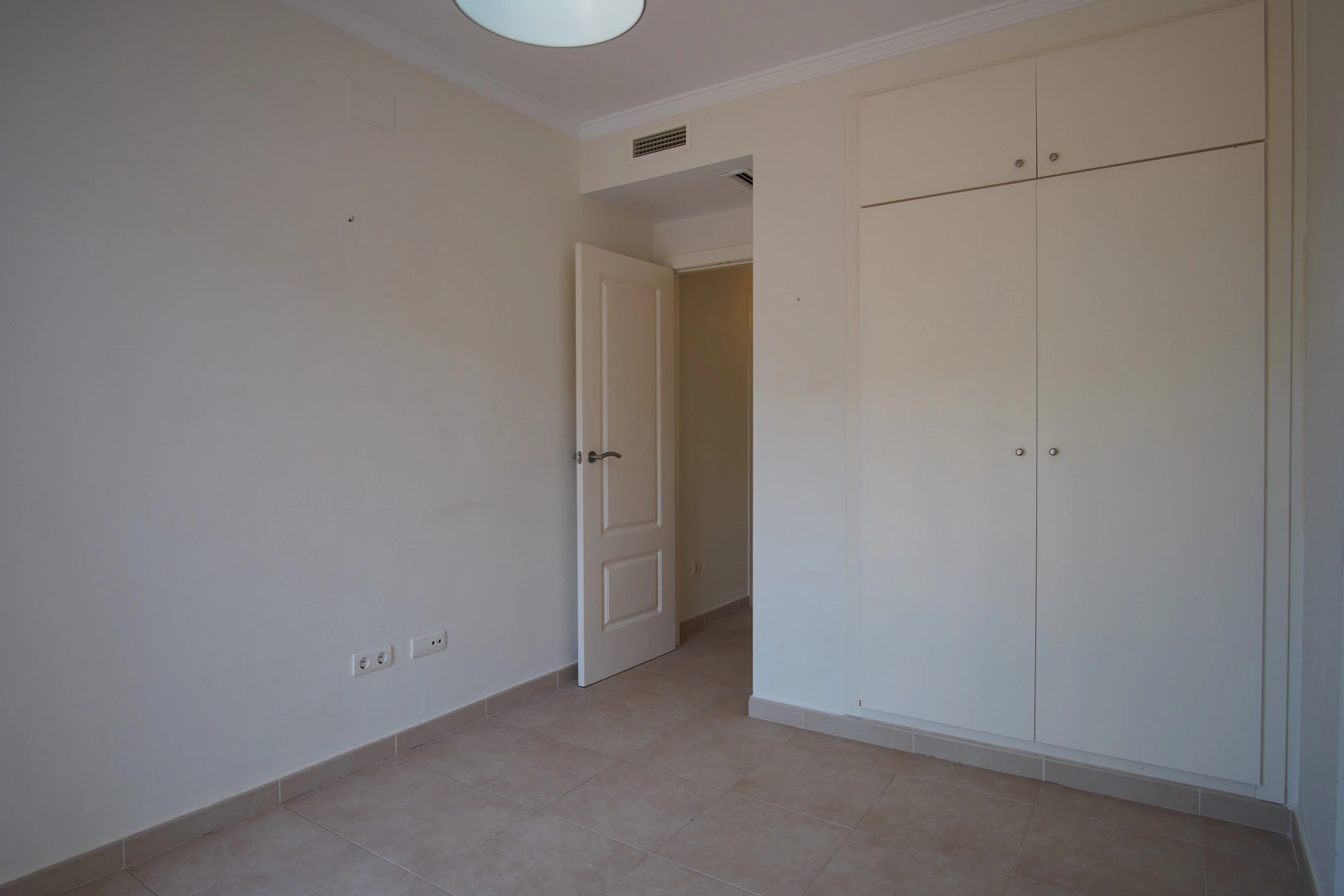 Apartamento en planta baja con piscina comunitaria en venta en Jesús Pobre.