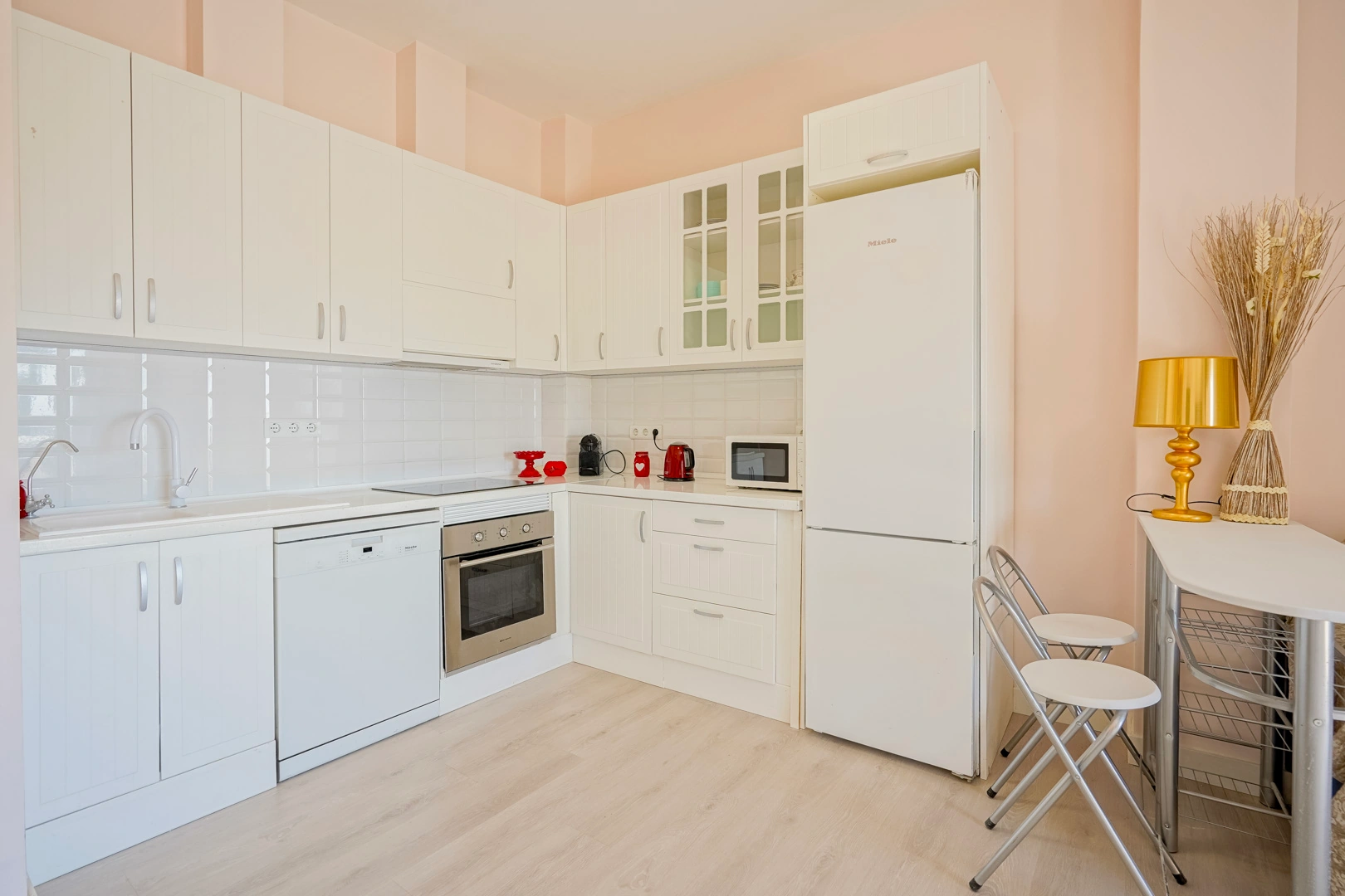 Apartamento de dos dormitorios en primera línea en venta en Altea