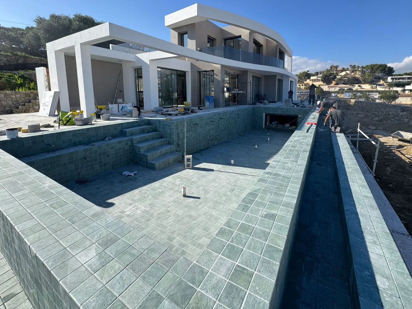 Villa di lusso di nuova costruzione con vista sul mare e a pochi passi dalla spiaggia in vendita a Benissa