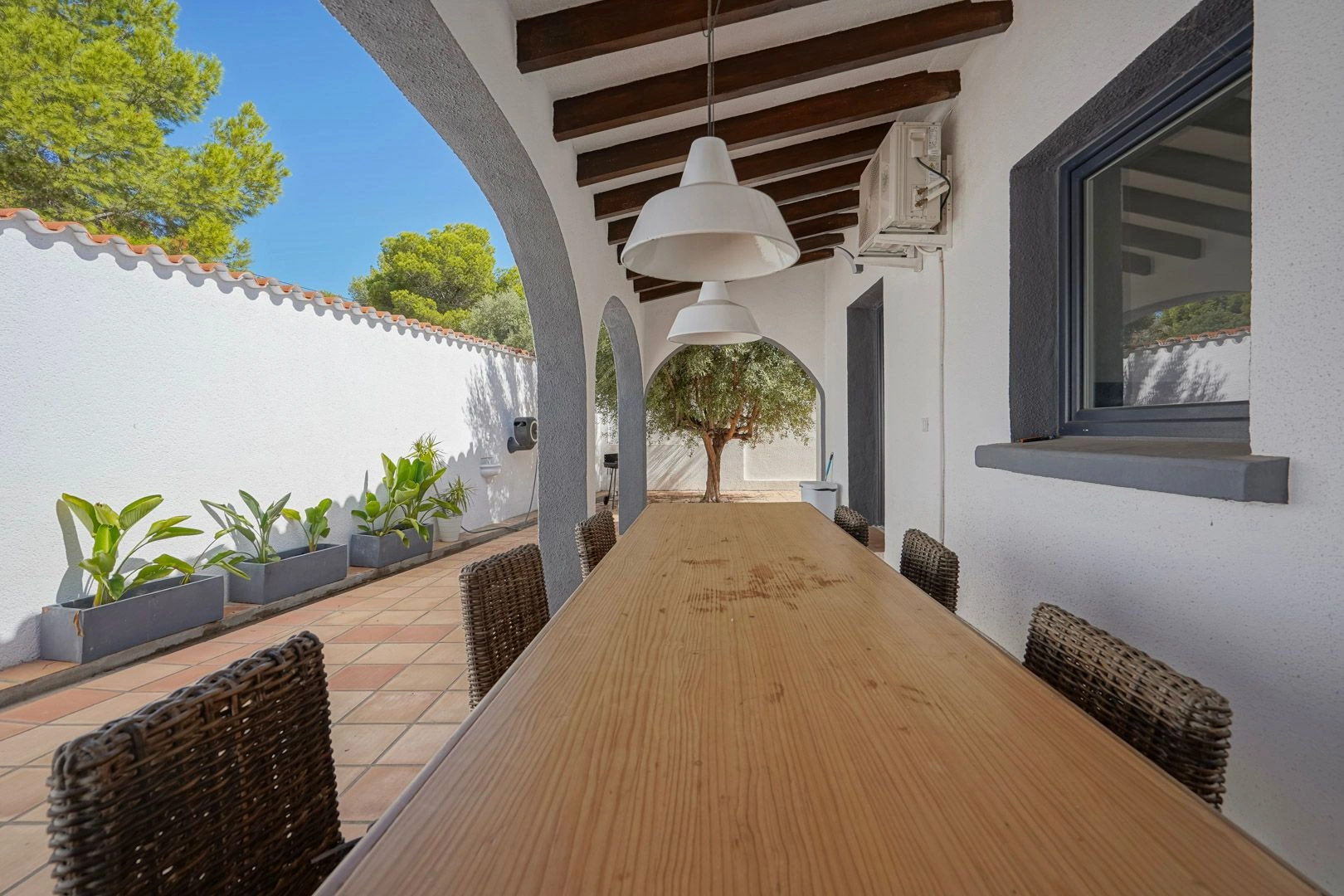 Villa reformada de 5 dormitorios en venta a 500m de la playa y centro de Calpe