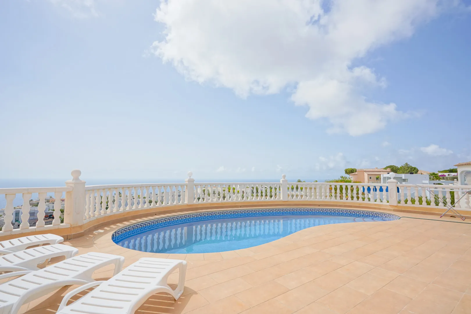 Villa mit herrlichem Meerblick zum Verkauf in Cumbre del Sol