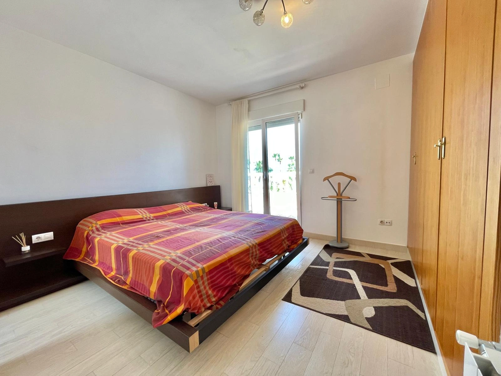 Villa avec 4 chambres à vendre à Dénia, proche des commerces et du centre-ville.