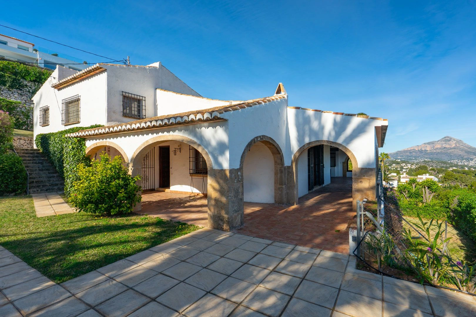 Mediterraanse villa met panoramisch uitzicht op zee te koop in Jávea
