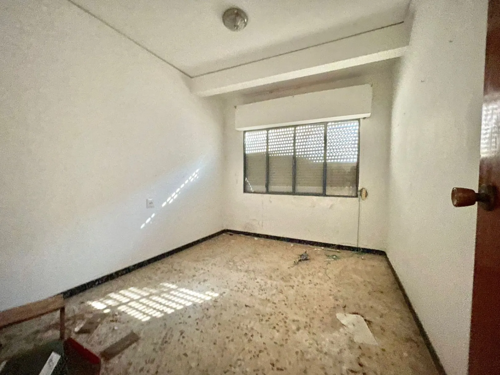 AR62198 - Casa de pueblo mas 2 apartamentos de 3 dormitorios mas local comercial o parking para 3 vehiculos en venta en Pedreguer
