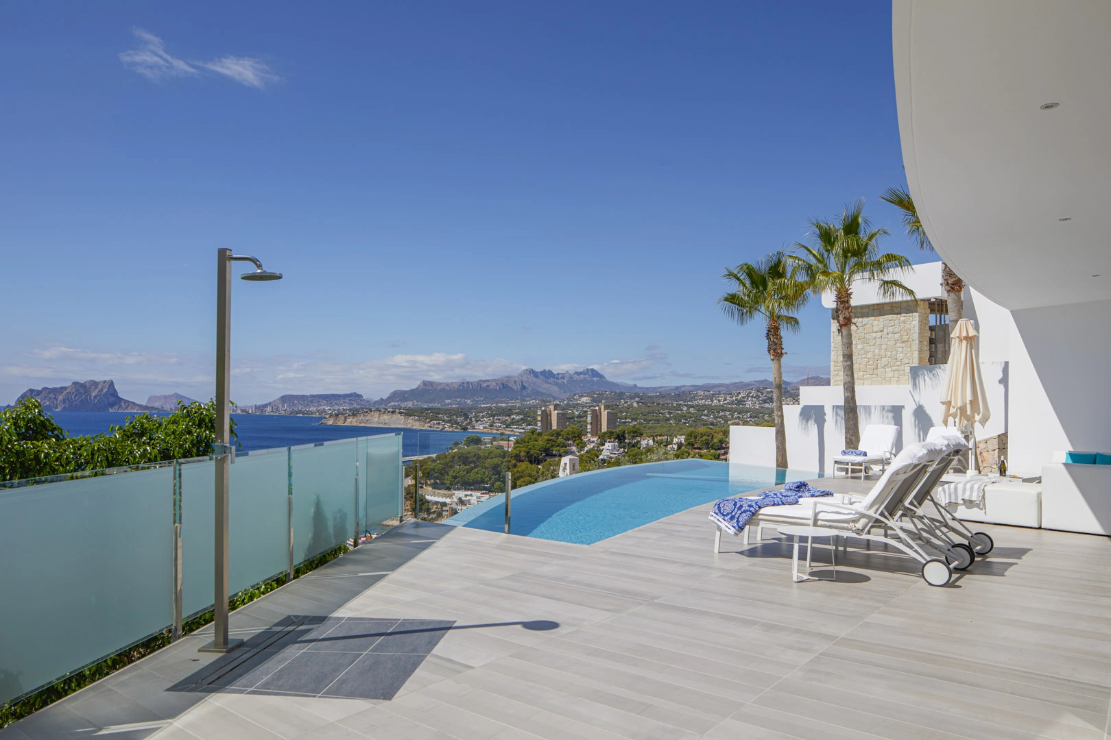 Designer-Villa mit Panoramablick auf das Meer zum Verkauf in El Portet, Moraira