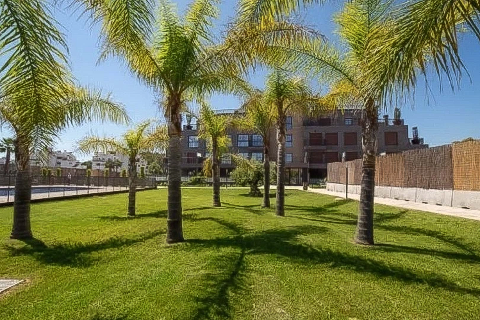 Planta baja en venta cerca de la playa en Denia.
