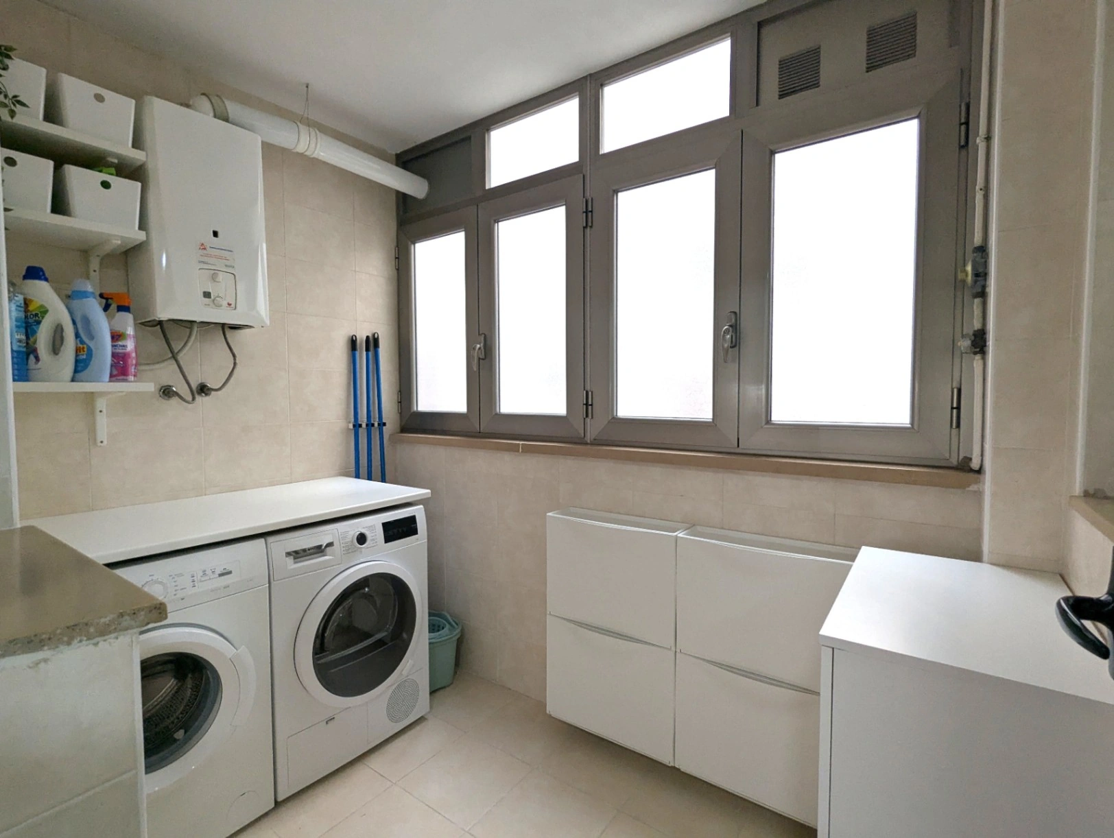 Appartamento di 3 camere da letto in vendita a Dénia. Ampiezza, luce e comodità nel pieno centro.