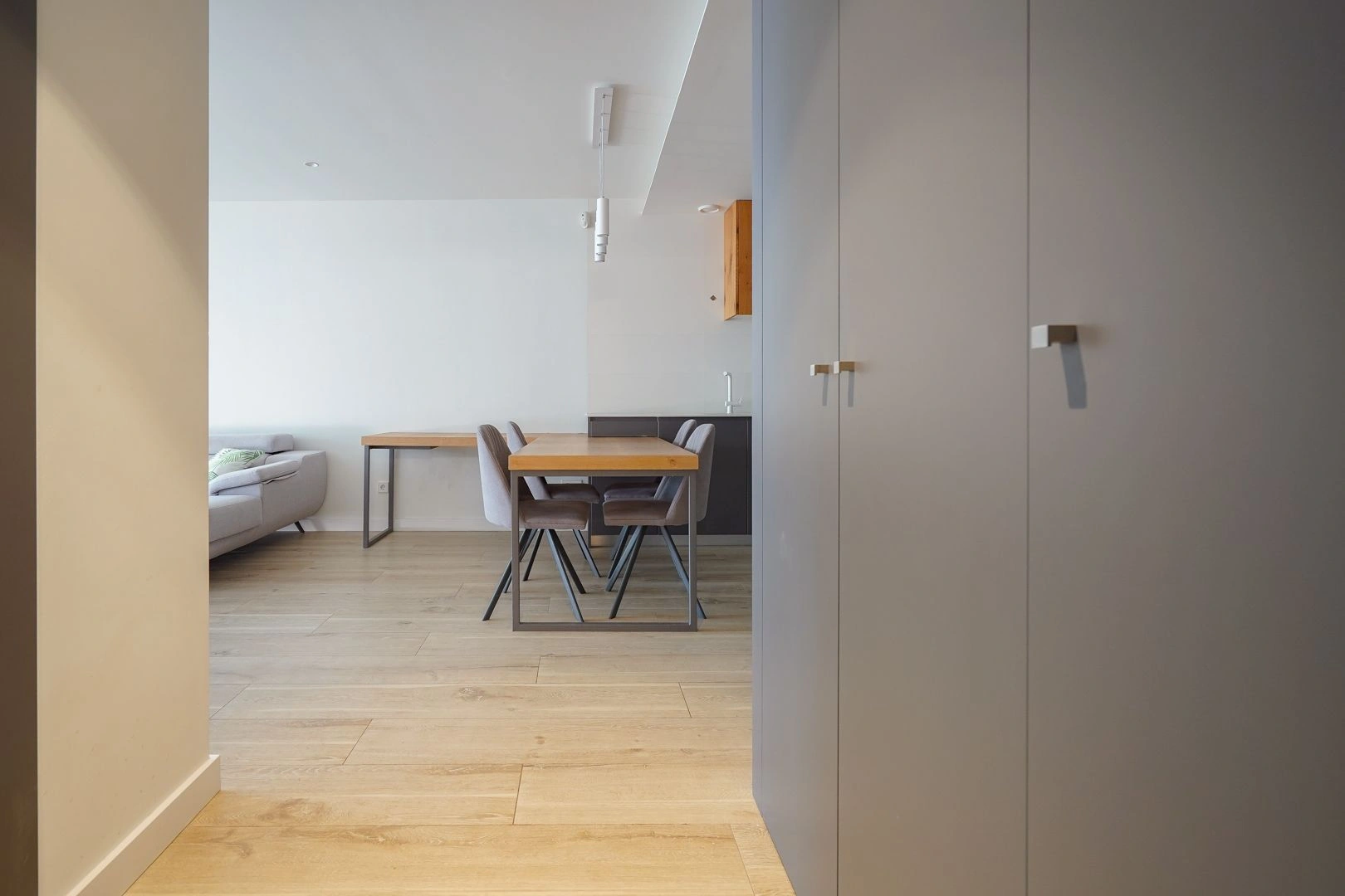 Luminoso y moderno apartamento de dos dormitorios en venta en Cumbre del Sol.