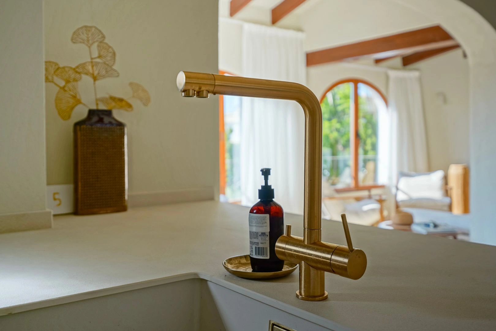 Exklusive renovierte mediterrane Villa mit 4 Schlafzimmern und Meerblick zum Verkauf in Moraira.