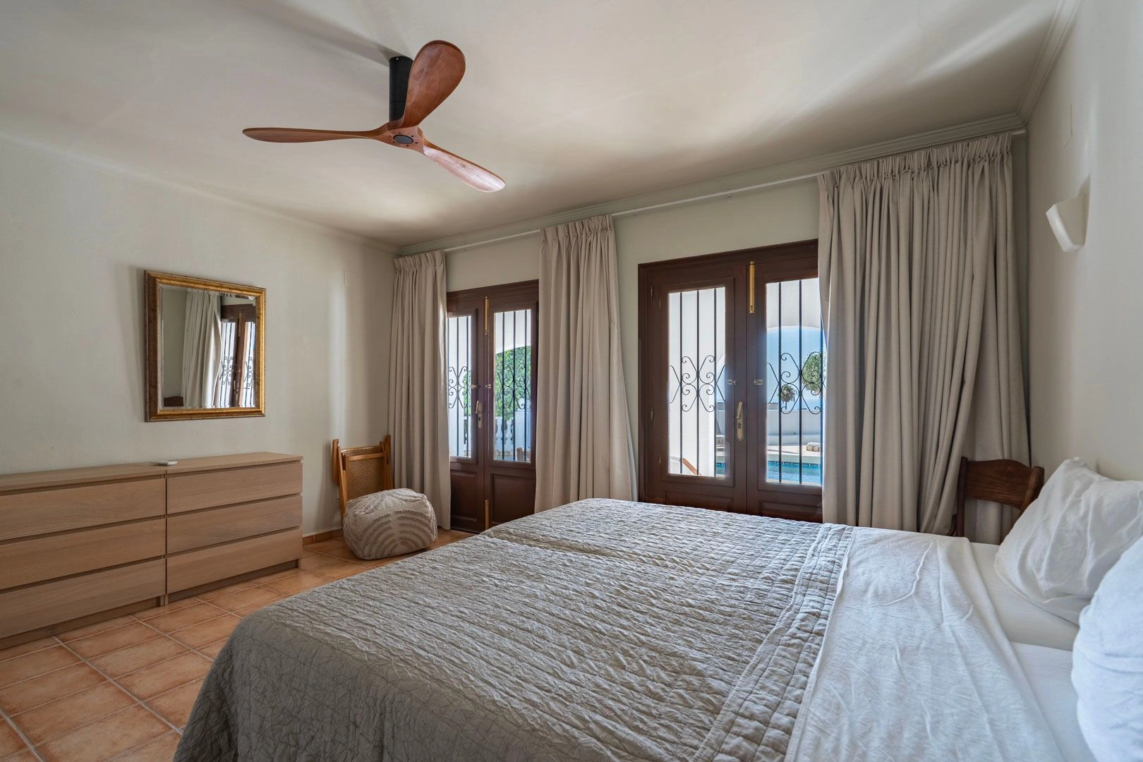 Exklusive renovierte mediterrane Villa mit 4 Schlafzimmern und Meerblick zum Verkauf in Moraira.