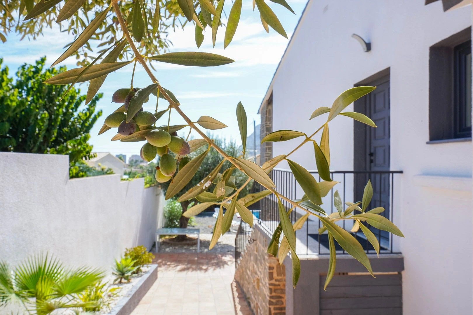 Villa reformada de 5 dormitorios en venta a 500m de la playa y centro de Calpe