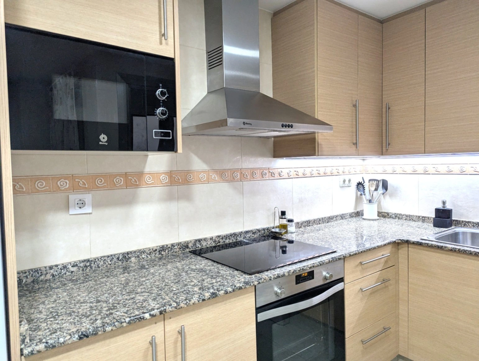Appartamento di 3 camere da letto in vendita a Dénia. Ampiezza, luce e comodità nel pieno centro.