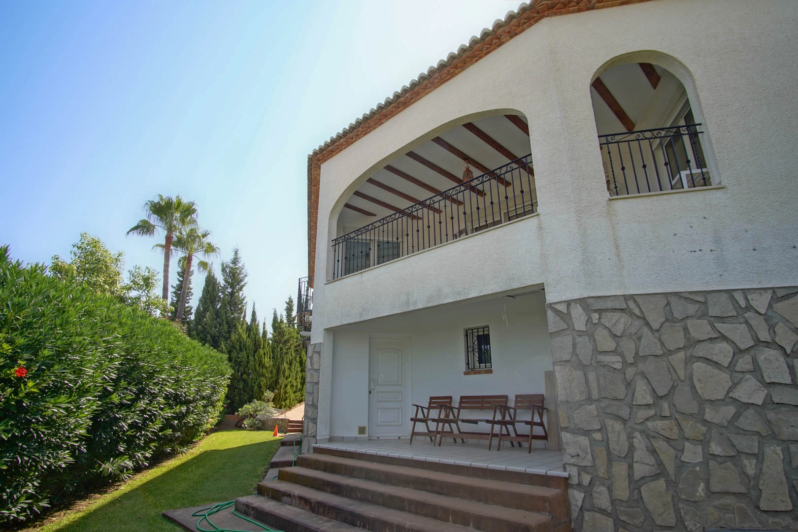 Villa con vistas panoramicas al mar a la venta en Denia.