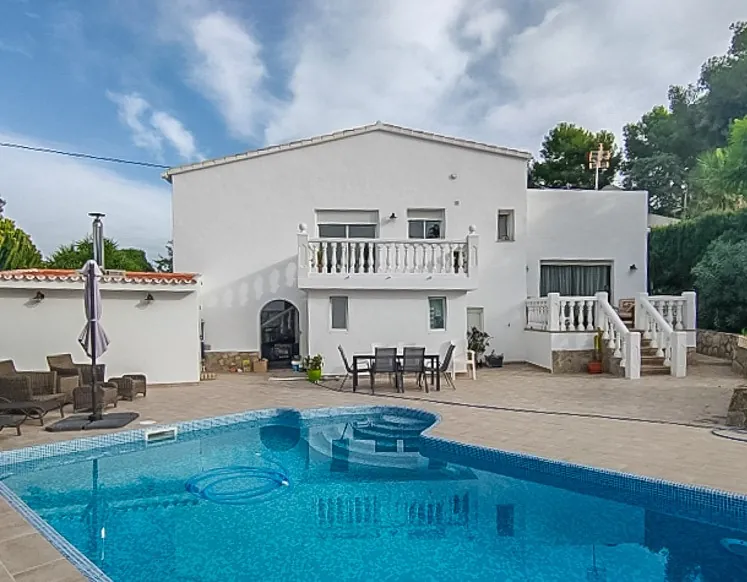 AR50094 - Villa con apartamento independiente en venta en Jávea