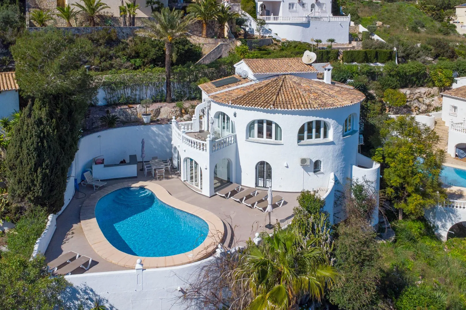 Villa tradizionale esclusiva con spettacolari viste sul mare a Cumbre del Sol
