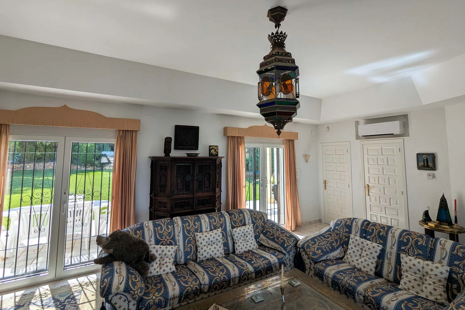 Villa con vistas panoramicas al mar a la venta en Denia.