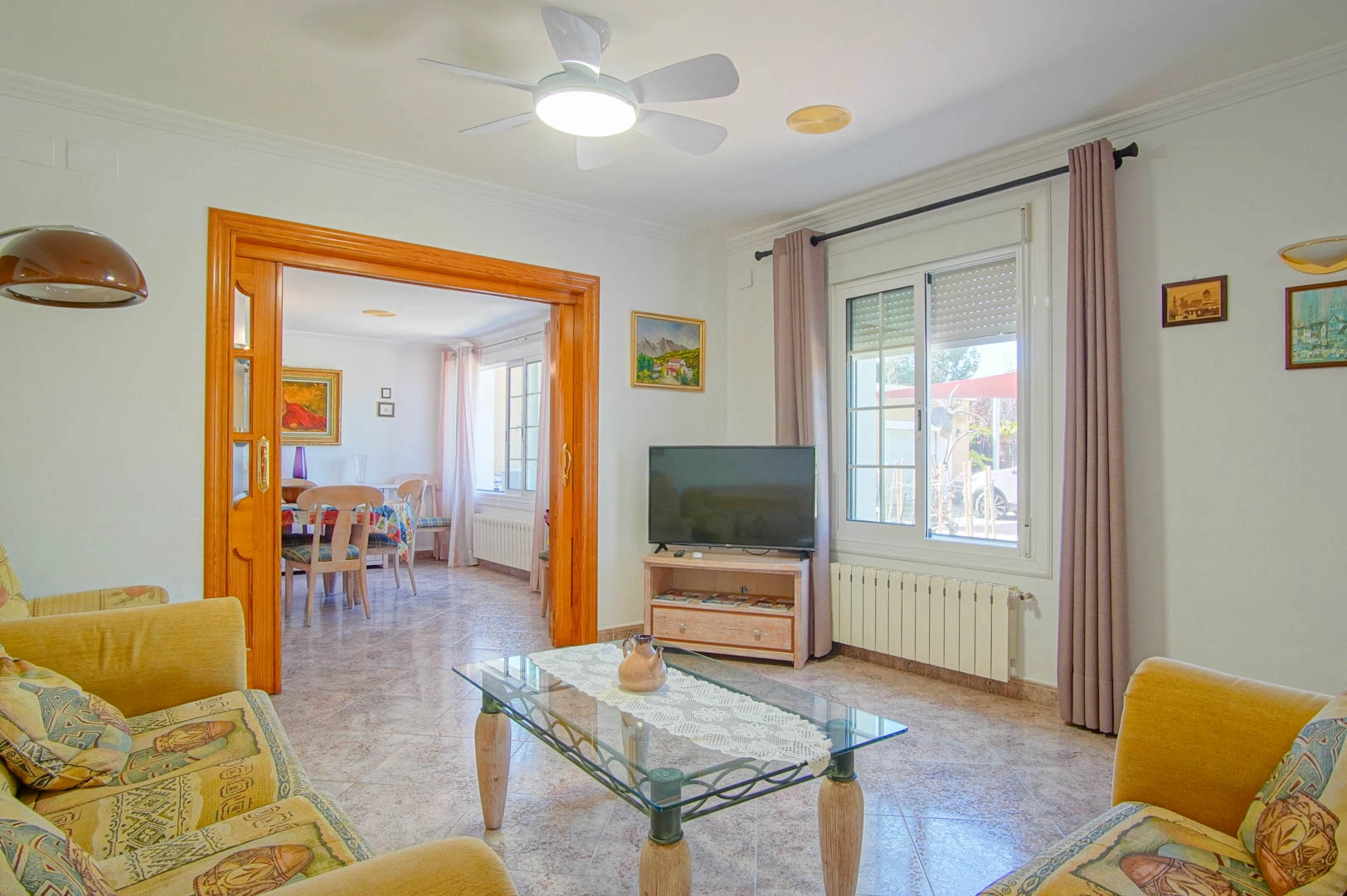 Villa con 3 casas de invitados en venta en Benissa