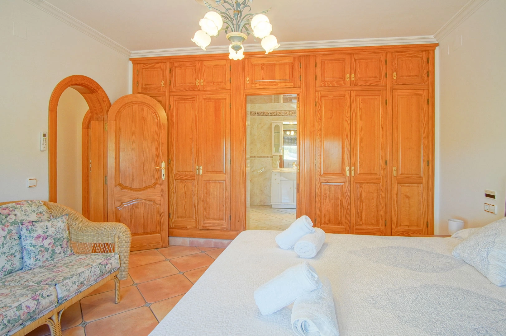 Villa con 3 casas de invitados en venta en Benissa