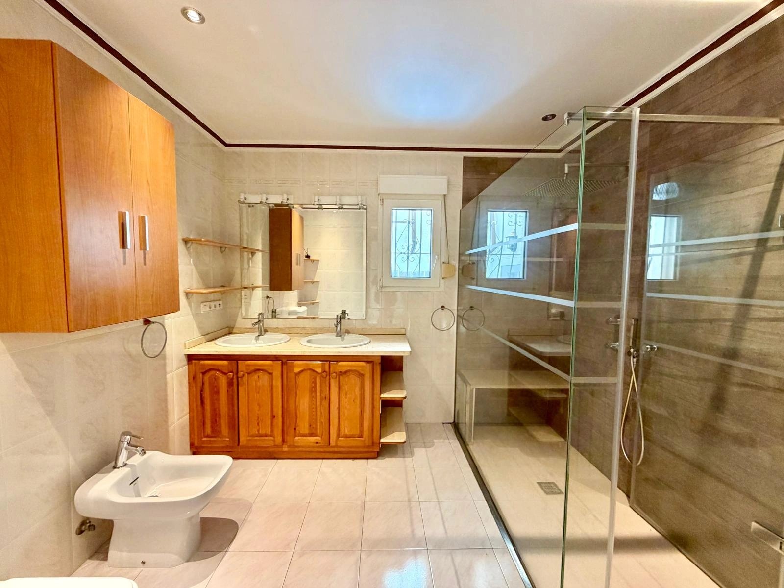Villa de Ensueño en venta, en Plena Naturaleza con Apartamento de Invitados