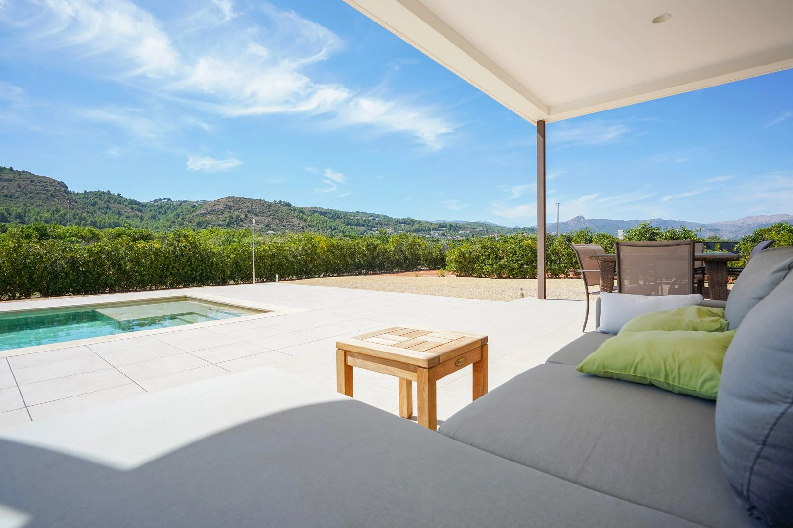 Villa moderna en gran parcela en venta en Beniarbeig