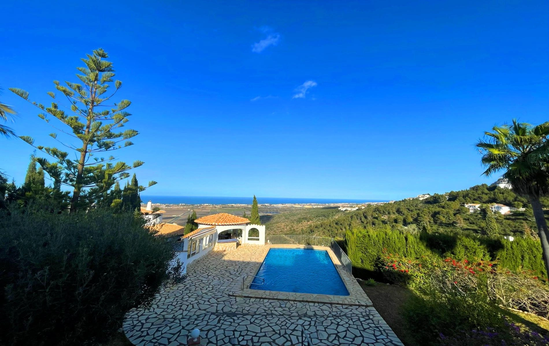 Villa de 4 dormitorios en venta en Montepego con vistas al mar
