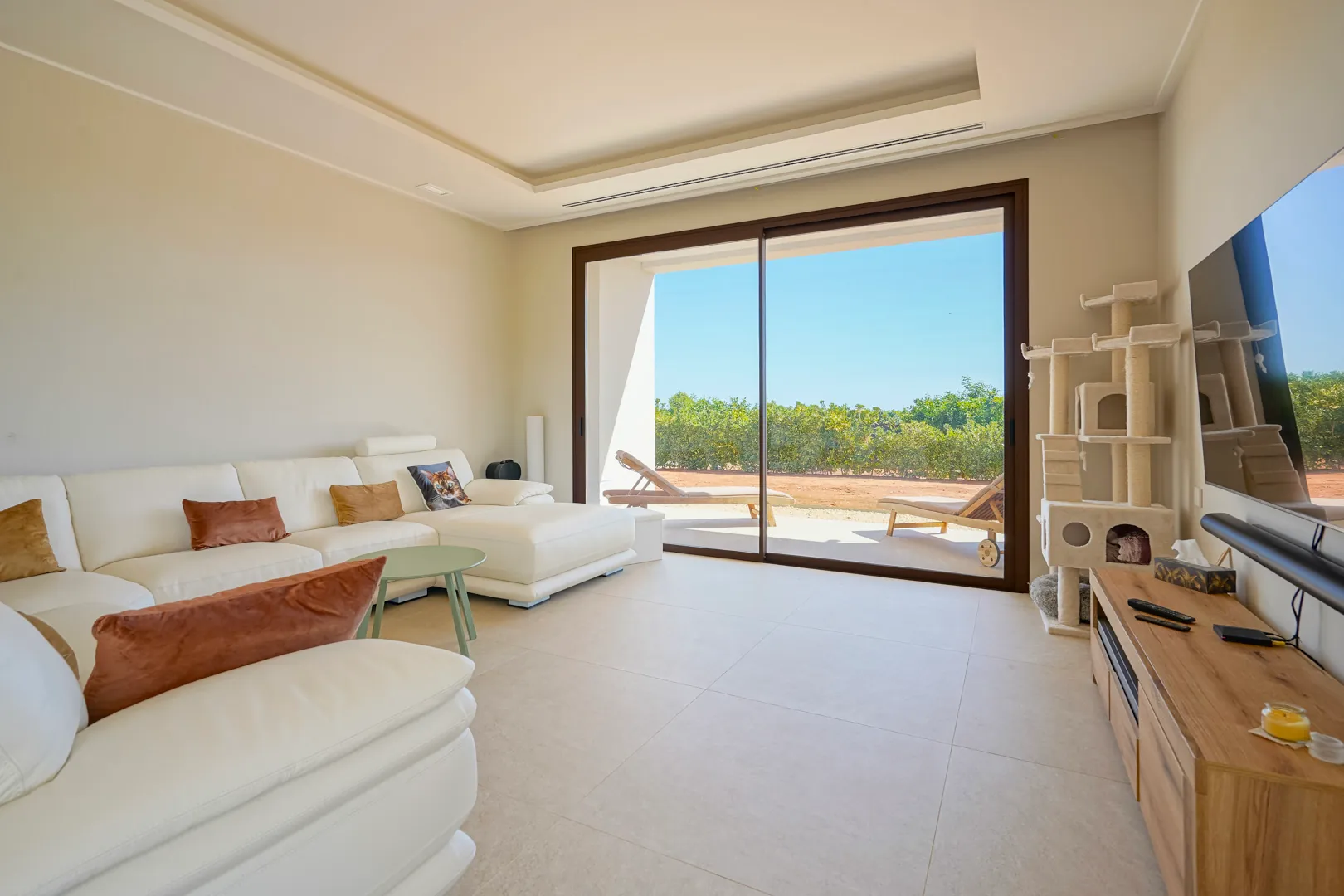 Villa moderna en gran parcela en venta en Beniarbeig