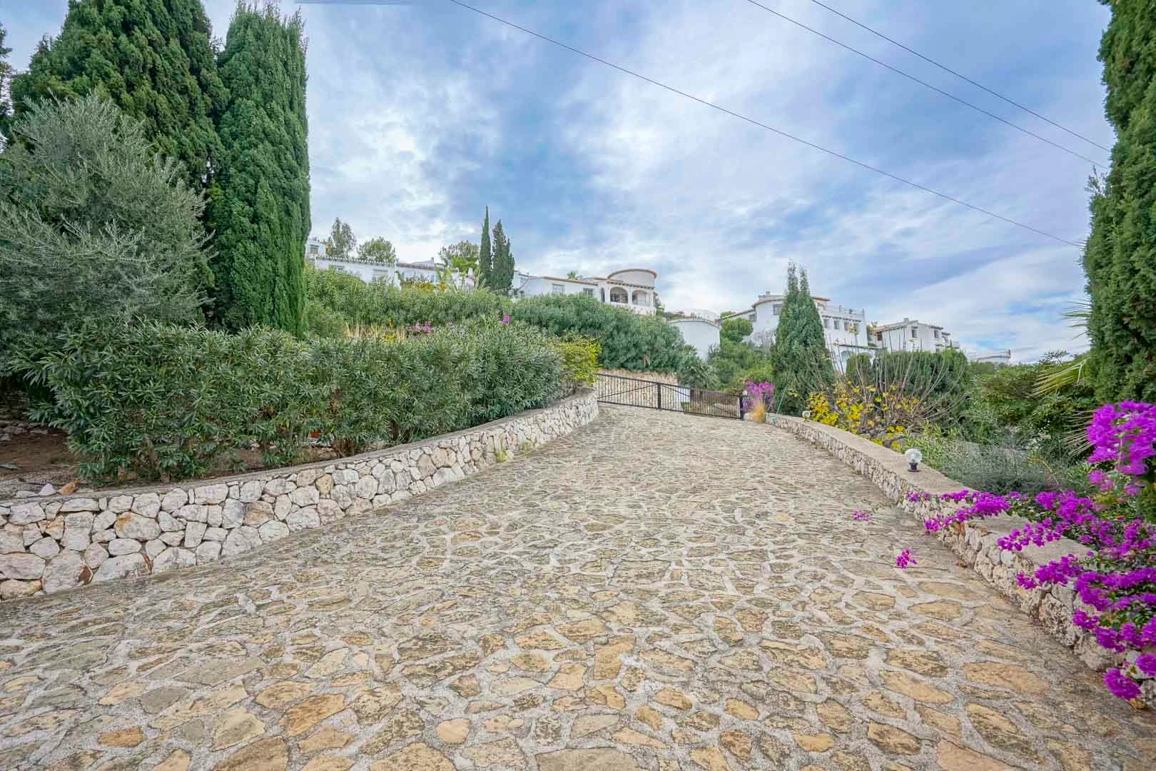 Gran chalet con casa de invitados en venta en Monte Pego