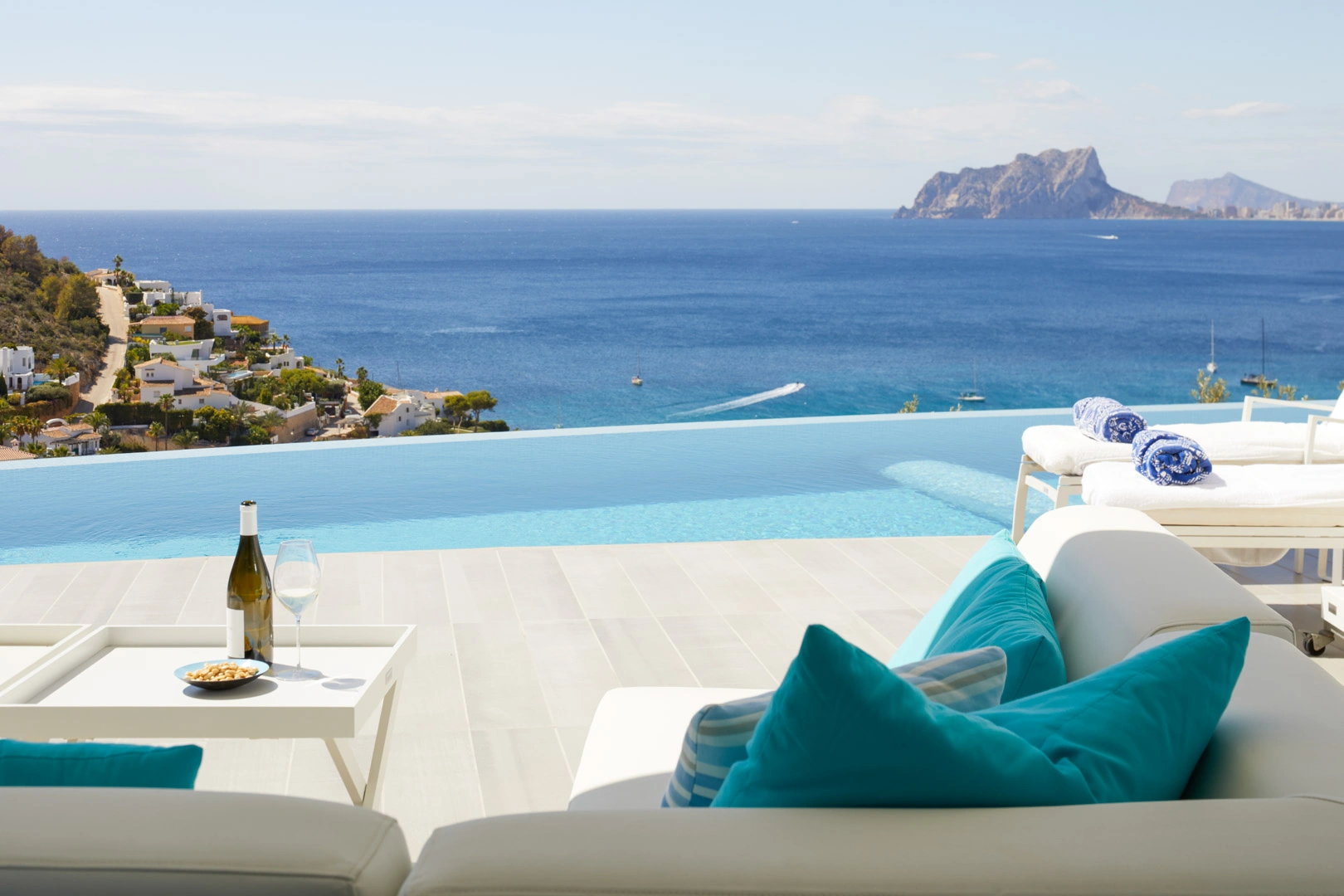 Designer-Villa mit Panoramablick auf das Meer zum Verkauf in El Portet, Moraira