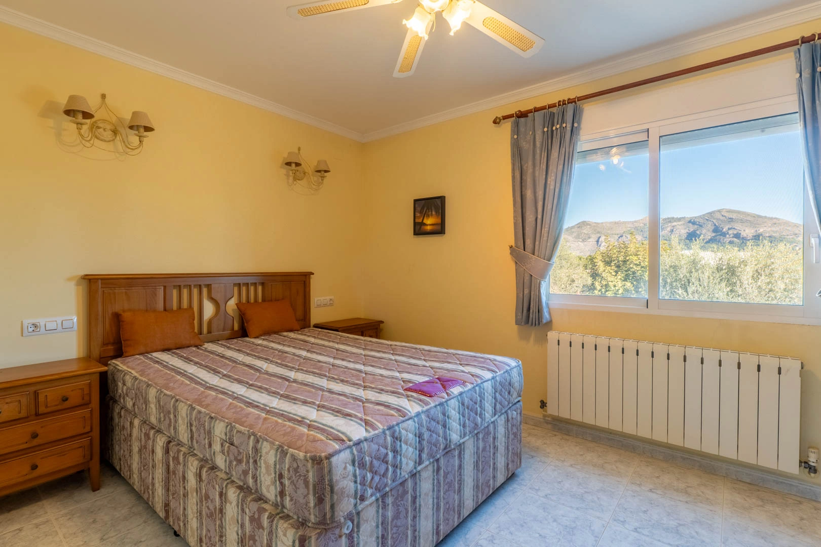 Villa de estilo mediterráneo a la venta en Jalón